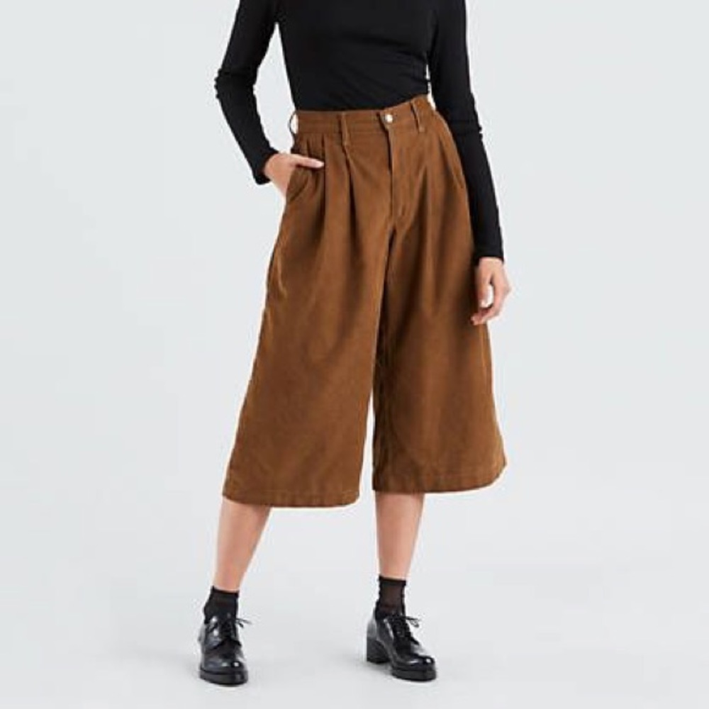 Levi Corduroy Wide Leg Crop Trouser